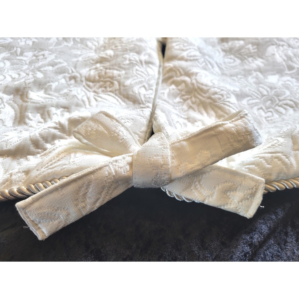 Large Cream White Ivory Christmas Tree Skirt 56" Rope Trim Embroidered elegant - Picture 7 of 10